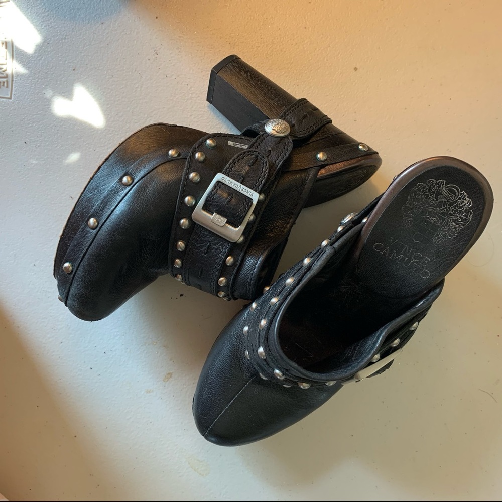 Black Vince Camuto Clogs
